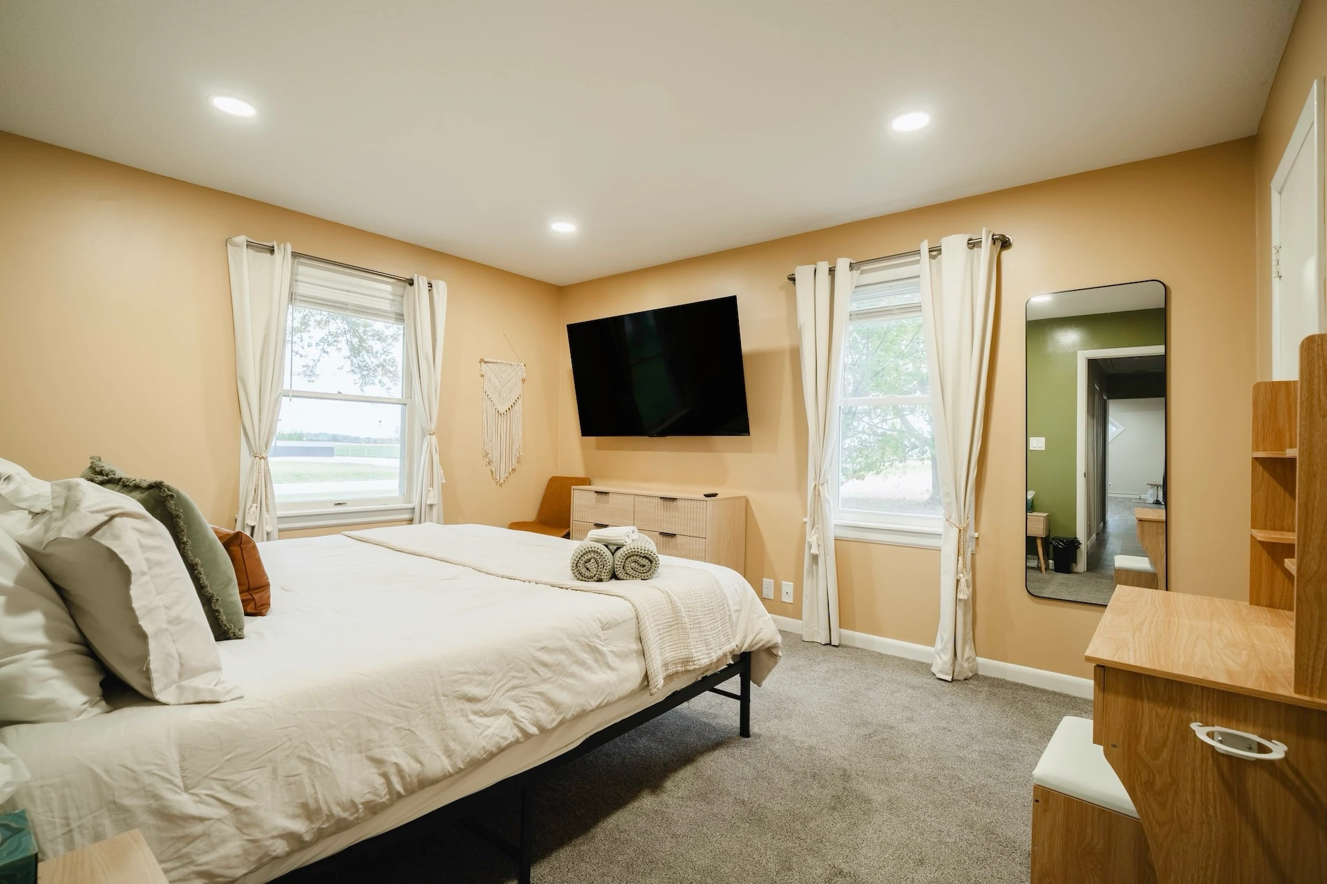 Bedroom 1b